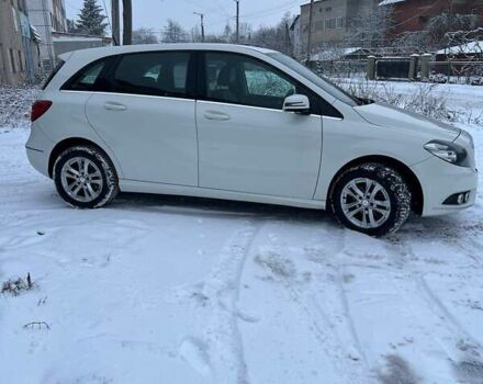 Белый Мерседес Б-класс, объемом двигателя 1.46 л и пробегом 253 тыс. км за 9800 $, фото 2 на Automoto.ua