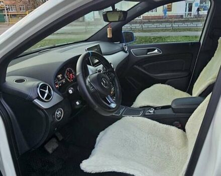 Белый Мерседес Б-класс, объемом двигателя 0 л и пробегом 86 тыс. км за 10800 $, фото 4 на Automoto.ua