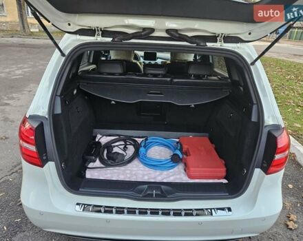 Белый Мерседес Б-класс, объемом двигателя 0 л и пробегом 86 тыс. км за 10800 $, фото 17 на Automoto.ua