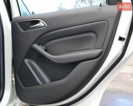 Білий Мерседес Б-клас, об'ємом двигуна 0 л та пробігом 104 тис. км за 10799 $, фото 24 на Automoto.ua