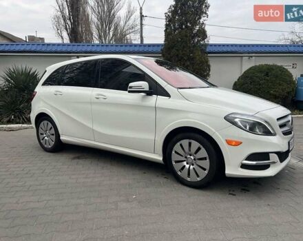 Белый Мерседес Б-класс, объемом двигателя 0 л и пробегом 65 тыс. км за 13500 $, фото 5 на Automoto.ua