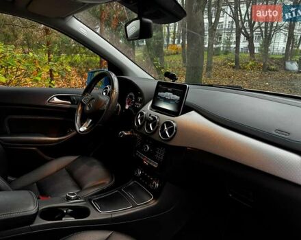 Белый Мерседес Б-класс, объемом двигателя 0 л и пробегом 120 тыс. км за 9440 $, фото 28 на Automoto.ua