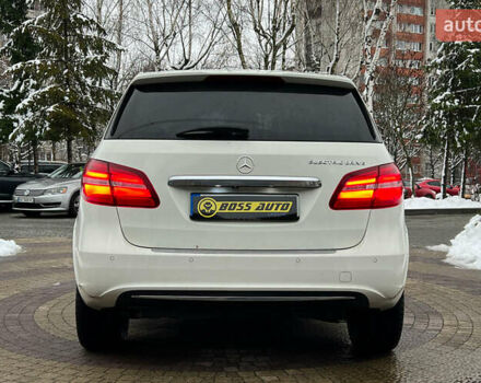 Белый Мерседес Б-класс, объемом двигателя 0 л и пробегом 146 тыс. км за 11700 $, фото 5 на Automoto.ua