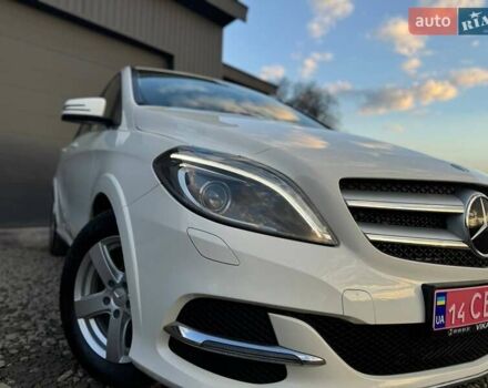 Белый Мерседес Б-класс, объемом двигателя 0 л и пробегом 82 тыс. км за 9800 $, фото 3 на Automoto.ua