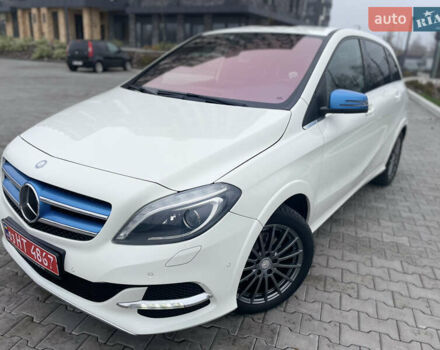 Белый Мерседес Б-класс, объемом двигателя 0 л и пробегом 103 тыс. км за 9500 $, фото 12 на Automoto.ua