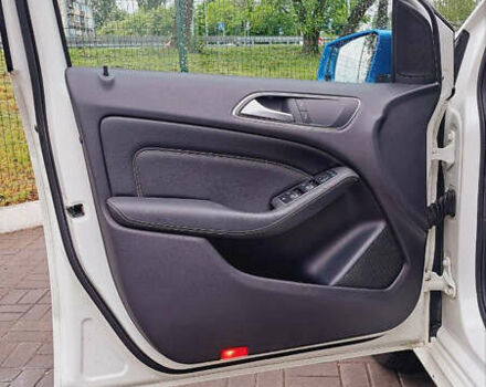 Белый Мерседес Б-класс, объемом двигателя 0 л и пробегом 93 тыс. км за 9499 $, фото 9 на Automoto.ua