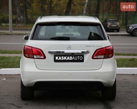 Белый Мерседес Б-класс, объемом двигателя 0 л и пробегом 158 тыс. км за 9500 $, фото 4 на Automoto.ua