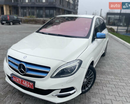 Белый Мерседес Б-класс, объемом двигателя 0 л и пробегом 103 тыс. км за 9500 $, фото 10 на Automoto.ua