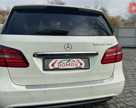 Белый Мерседес Б-класс, объемом двигателя 0 л и пробегом 72 тыс. км за 9400 $, фото 6 на Automoto.ua