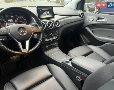 Белый Мерседес Б-класс, объемом двигателя 0 л и пробегом 65 тыс. км за 13500 $, фото 17 на Automoto.ua