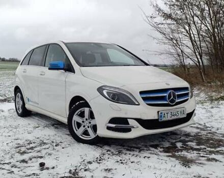 Білий Мерседес Б-клас, об'ємом двигуна 0 л та пробігом 120 тис. км за 10000 $, фото 5 на Automoto.ua