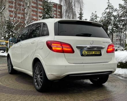 Белый Мерседес Б-класс, объемом двигателя 0 л и пробегом 146 тыс. км за 11700 $, фото 4 на Automoto.ua