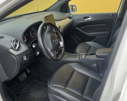 Білий Мерседес Б-клас, об'ємом двигуна 0 л та пробігом 150 тис. км за 11000 $, фото 2 на Automoto.ua