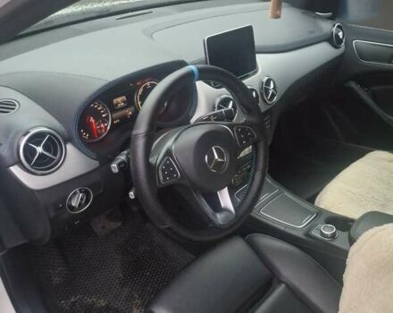 Белый Мерседес Б-класс, объемом двигателя 0 л и пробегом 87 тыс. км за 11500 $, фото 10 на Automoto.ua