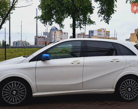 Белый Мерседес Б-класс, объемом двигателя 0 л и пробегом 93 тыс. км за 9499 $, фото 6 на Automoto.ua