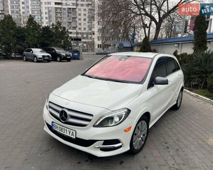 Белый Мерседес Б-класс, объемом двигателя 0 л и пробегом 65 тыс. км за 13500 $, фото 1 на Automoto.ua