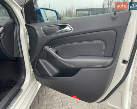 Белый Мерседес Б-класс, объемом двигателя 0 л и пробегом 103 тыс. км за 9500 $, фото 27 на Automoto.ua