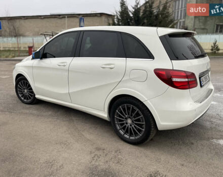Мерседес Б-класс 2015 в Ровно на Automoto.ua Белый Мерседес Б-класс, объемом двигателя 0 л и пробегом 121 тыс. км за 13000 $, фото 4 на Automoto.ua