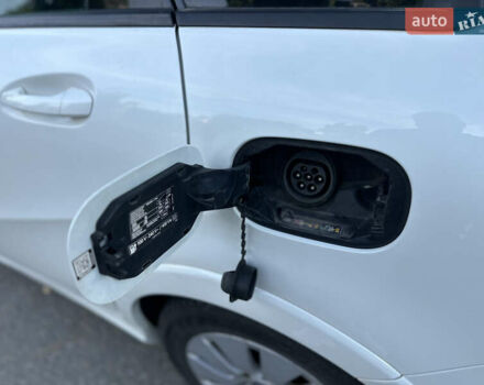 Белый Мерседес Б-класс, объемом двигателя 0 л и пробегом 120 тыс. км за 11500 $, фото 10 на Automoto.ua