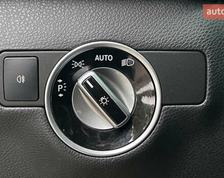 Белый Мерседес Б-класс, объемом двигателя 0 л и пробегом 146 тыс. км за 11700 $, фото 16 на Automoto.ua