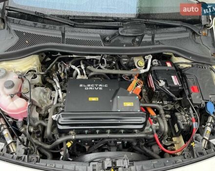 Белый Мерседес Б-класс, объемом двигателя 0 л и пробегом 104 тыс. км за 11300 $, фото 40 на Automoto.ua