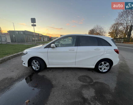 Белый Мерседес Б-класс, объемом двигателя 0 л и пробегом 108 тыс. км за 11500 $, фото 2 на Automoto.ua