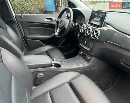 Белый Мерседес Б-класс, объемом двигателя 0 л и пробегом 65 тыс. км за 13500 $, фото 16 на Automoto.ua