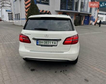 Белый Мерседес Б-класс, объемом двигателя 0 л и пробегом 65 тыс. км за 13500 $, фото 7 на Automoto.ua