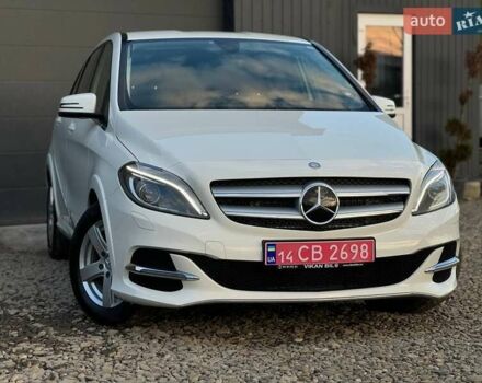 Белый Мерседес Б-класс, объемом двигателя 0 л и пробегом 82 тыс. км за 9800 $, фото 5 на Automoto.ua