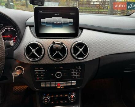 Белый Мерседес Б-класс, объемом двигателя 0 л и пробегом 120 тыс. км за 9440 $, фото 17 на Automoto.ua