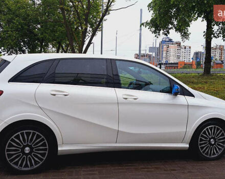 Белый Мерседес Б-класс, объемом двигателя 0 л и пробегом 93 тыс. км за 9499 $, фото 12 на Automoto.ua