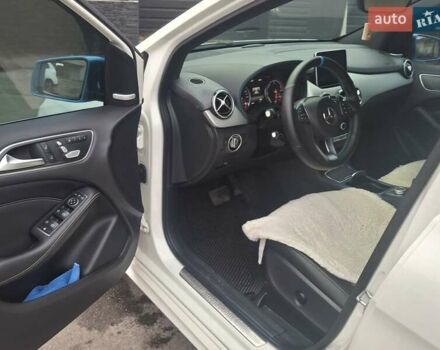 Белый Мерседес Б-класс, объемом двигателя 0 л и пробегом 87 тыс. км за 11500 $, фото 9 на Automoto.ua