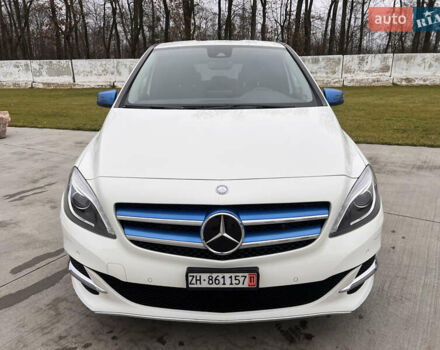 Білий Мерседес Б-клас, об'ємом двигуна 0 л та пробігом 54 тис. км за 11800 $, фото 1 на Automoto.ua