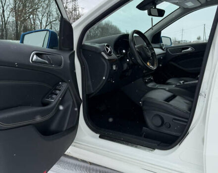 Білий Мерседес Б-клас, об'ємом двигуна 0 л та пробігом 99 тис. км за 10200 $, фото 11 на Automoto.ua