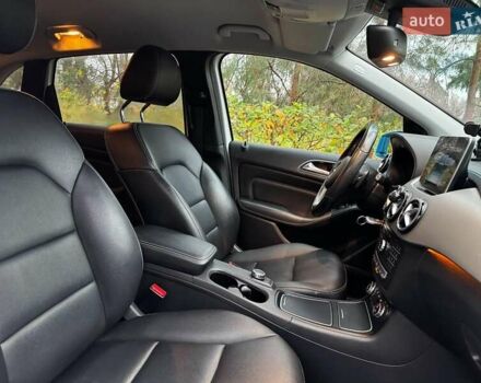 Белый Мерседес Б-класс, объемом двигателя 0 л и пробегом 120 тыс. км за 9440 $, фото 31 на Automoto.ua