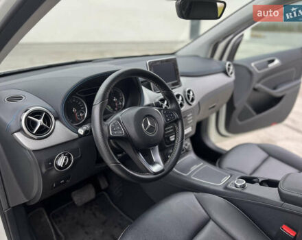 Білий Мерседес Б-клас, об'ємом двигуна 0 л та пробігом 54 тис. км за 11800 $, фото 15 на Automoto.ua