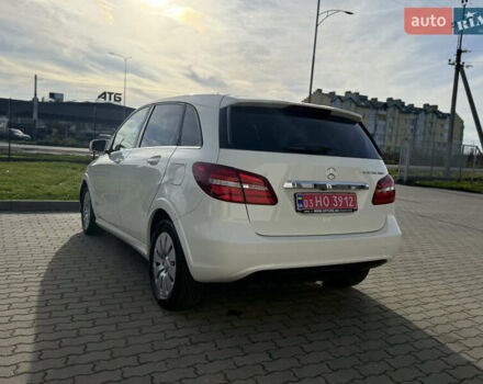 Белый Мерседес Б-класс, объемом двигателя 0 л и пробегом 87 тыс. км за 9000 $, фото 3 на Automoto.ua