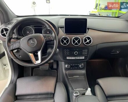 Белый Мерседес Б-класс, объемом двигателя 0 л и пробегом 73 тыс. км за 16900 $, фото 4 на Automoto.ua