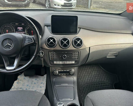 Белый Мерседес Б-класс, объемом двигателя 0 л и пробегом 72 тыс. км за 9400 $, фото 13 на Automoto.ua