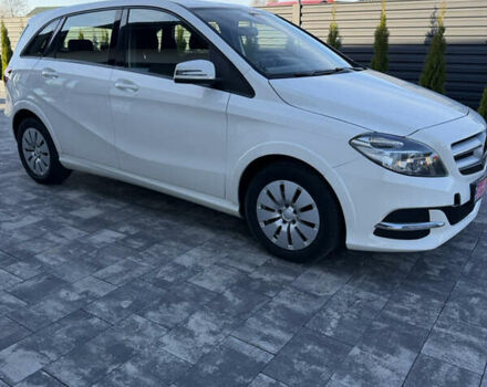 Белый Мерседес Б-класс, объемом двигателя 0 л и пробегом 134 тыс. км за 8700 $, фото 10 на Automoto.ua