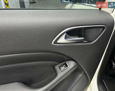 Белый Мерседес Б-класс, объемом двигателя 0 л и пробегом 132 тыс. км за 12200 $, фото 11 на Automoto.ua