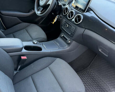 Белый Мерседес Б-класс, объемом двигателя 0 л и пробегом 134 тыс. км за 8700 $, фото 13 на Automoto.ua