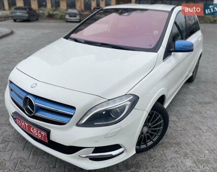 Белый Мерседес Б-класс, объемом двигателя 0 л и пробегом 103 тыс. км за 9500 $, фото 1 на Automoto.ua