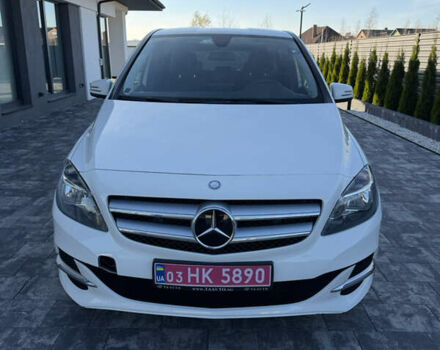 Белый Мерседес Б-класс, объемом двигателя 0 л и пробегом 134 тыс. км за 8700 $, фото 1 на Automoto.ua