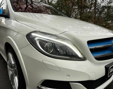 Белый Мерседес Б-класс, объемом двигателя 0 л и пробегом 120 тыс. км за 9440 $, фото 3 на Automoto.ua