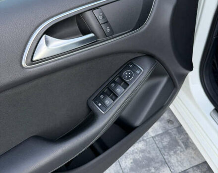 Белый Мерседес Б-класс, объемом двигателя 0 л и пробегом 134 тыс. км за 8700 $, фото 17 на Automoto.ua