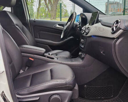 Белый Мерседес Б-класс, объемом двигателя 0 л и пробегом 93 тыс. км за 9499 $, фото 24 на Automoto.ua