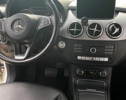 Белый Мерседес Б-класс, объемом двигателя 0 л и пробегом 132 тыс. км за 10500 $, фото 4 на Automoto.ua