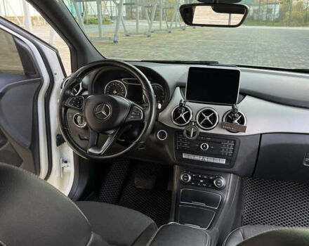 Мерседес Б-класс 2015 в Львове на Automoto.ua Белый Мерседес Б-класс, объемом двигателя 0 л и пробегом 83 тыс. км за 9800 $, фото 17 на Automoto.ua