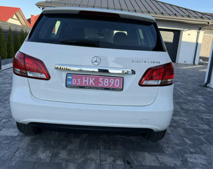 Белый Мерседес Б-класс, объемом двигателя 0 л и пробегом 134 тыс. км за 8700 $, фото 6 на Automoto.ua